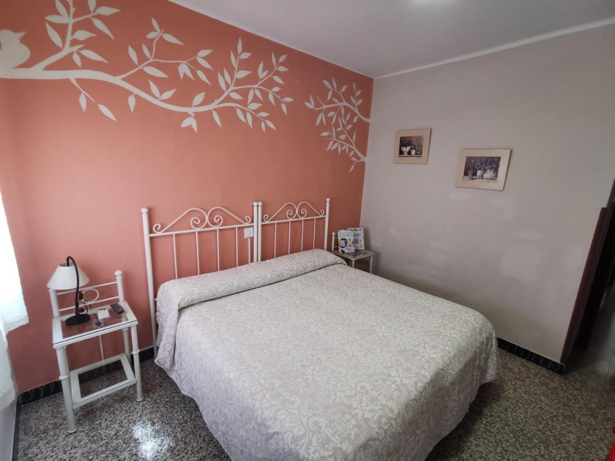 Hostal Senero เมรีดา ภายนอก รูปภาพ